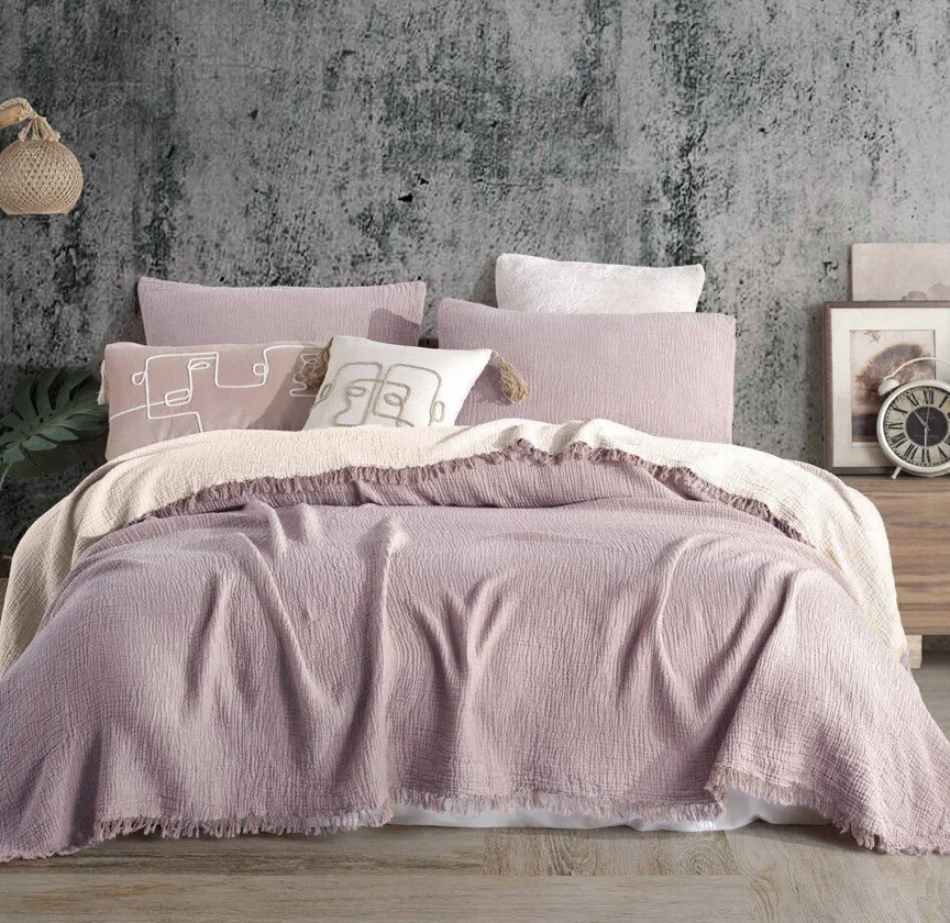 BANU Throw