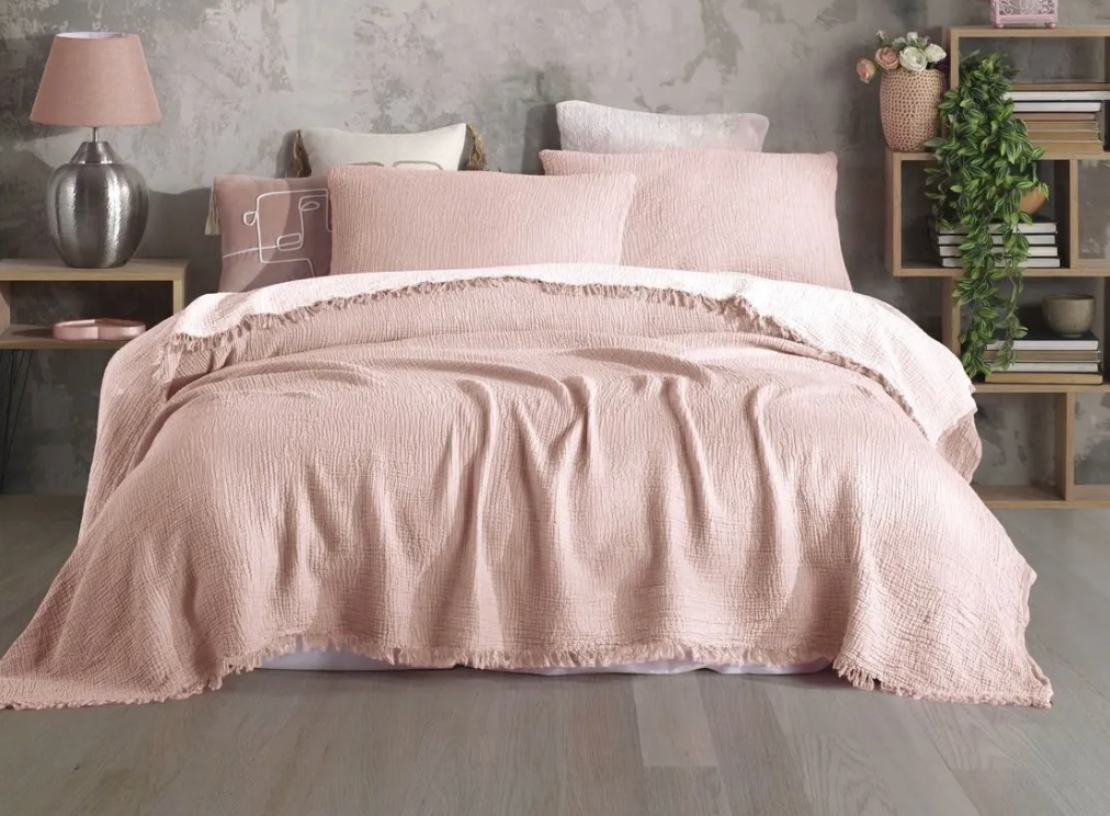 BANU Throw