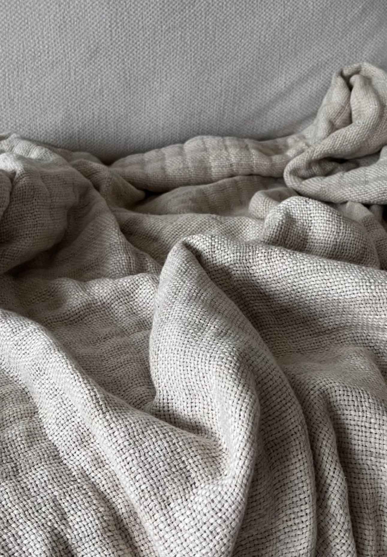 Assos Throw