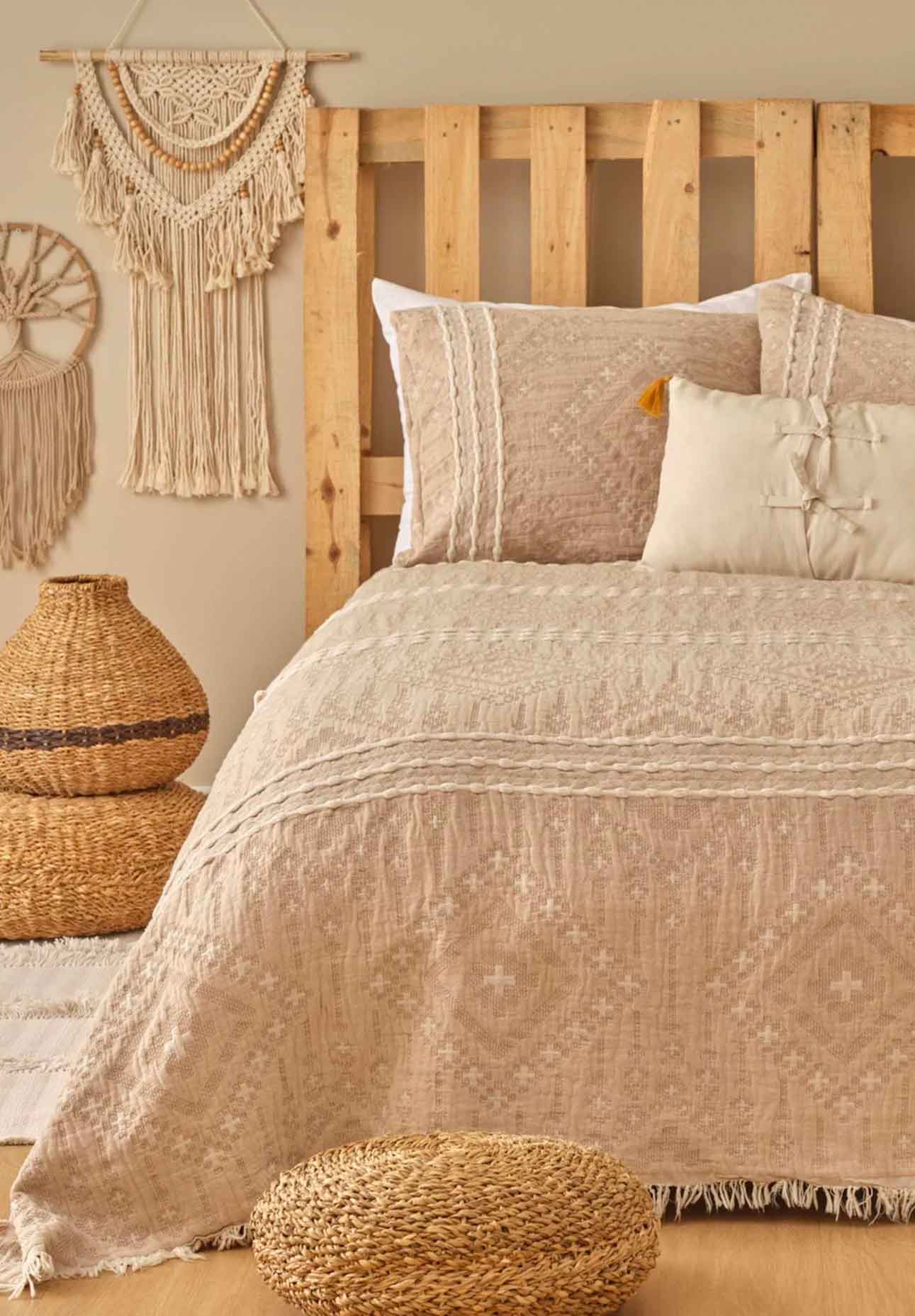 Nakish Bed Spread Beige